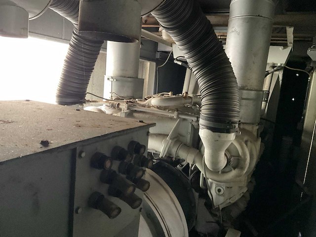 Mtu / anton piller nkt 1400-4 stroomaggregaat (1400 kva) - afbeelding 12 van  15