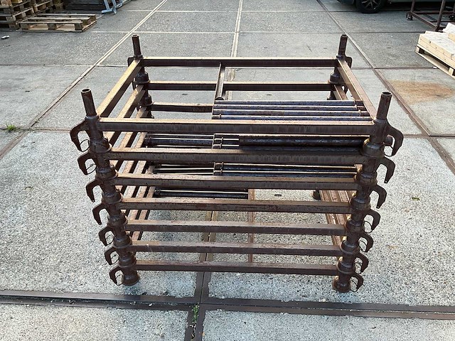 Müba - vertical storage racks (7x) - afbeelding 1 van  5