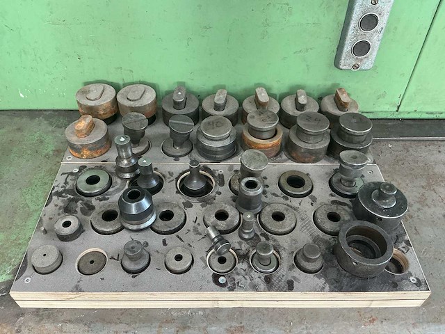Mubea 137/17570/18 ponsmachine - afbeelding 18 van  27