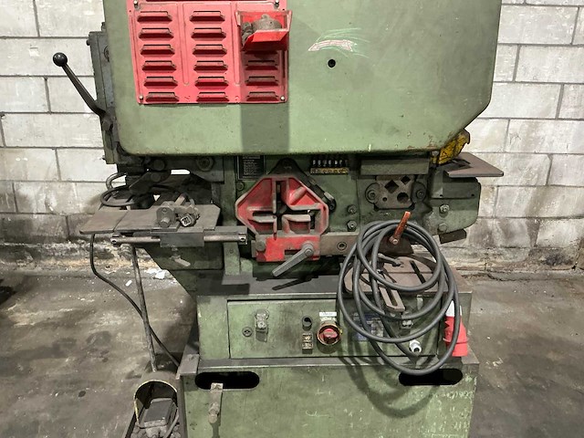 Mubea bfl350 ponsmachine - afbeelding 8 van  13