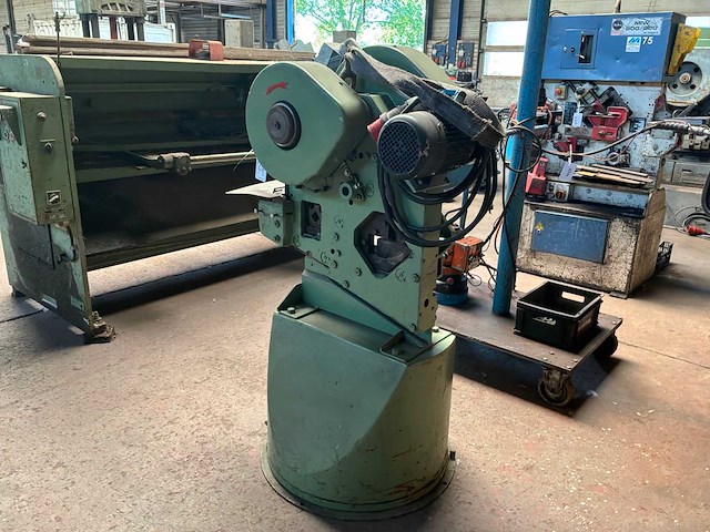 Mubea junior bf 10 profiel bewerkingsmachine - afbeelding 4 van  9