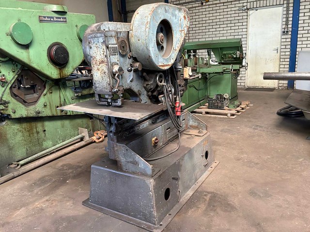 Mubea kbl 11 n profiel bewerkingsmachine - afbeelding 1 van  8