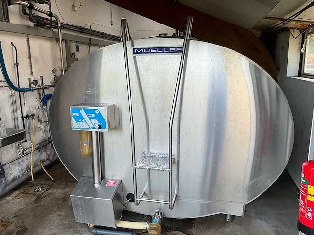 Mueller melkkoeltank 9100 ltr. met koelinstallatie - afbeelding 3 van  18