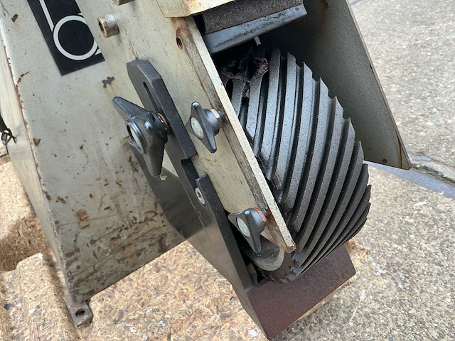 Multi-tool gs 75 bandschuurmachine - afbeelding 2 van  13