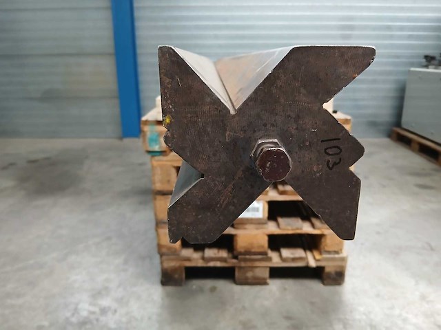 Multi v - 145x145 - onder gereedschap - afbeelding 1 van  5