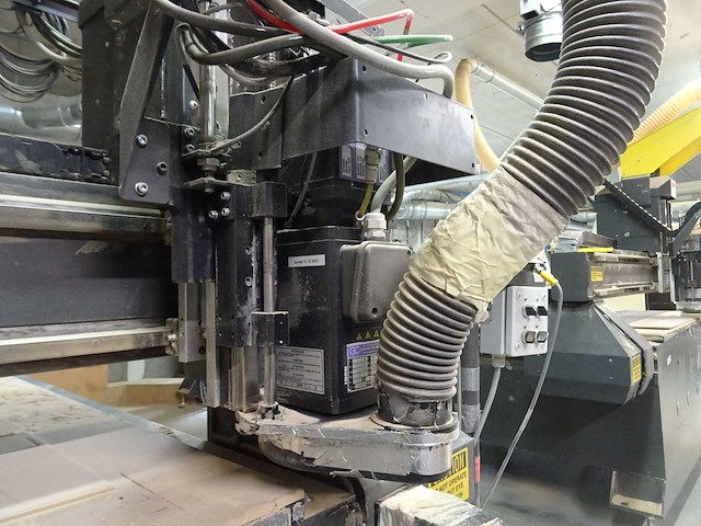 Multicam - 3-204-r - cnc vlakbedfrees- en graveermachine - afbeelding 7 van  13