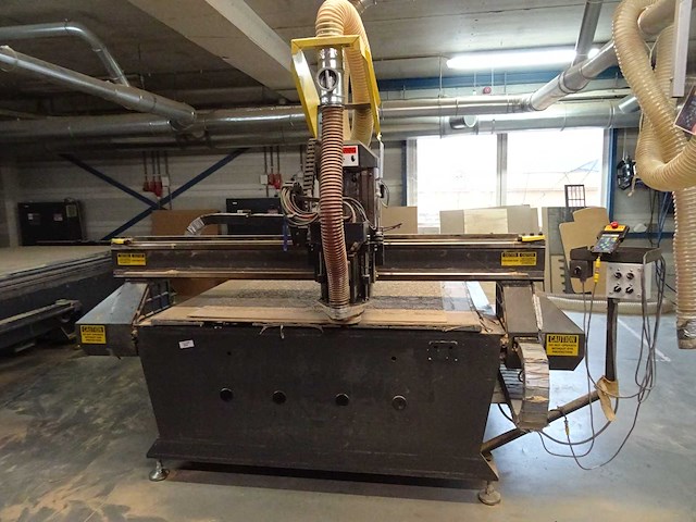 Multicam - 3-204-r - cnc vlakbedfrees- en graveermachine - afbeelding 9 van  16