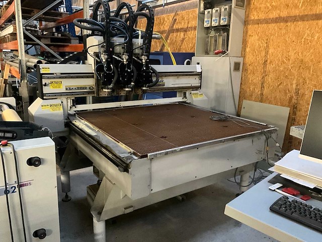 Multicam 3 kops cnc freesmachine - afbeelding 2 van  14