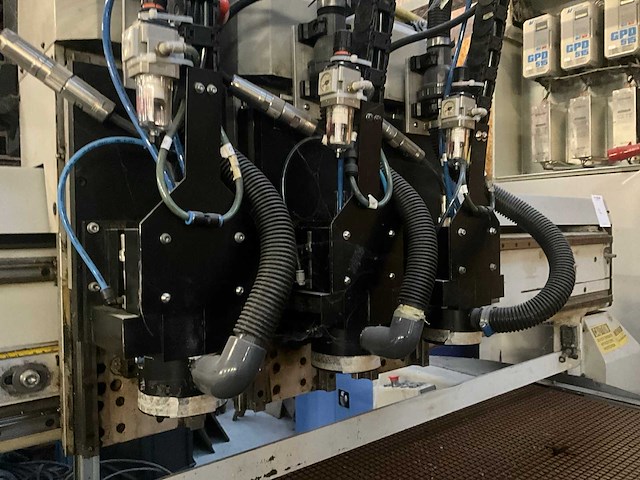 Multicam 3 kops cnc freesmachine - afbeelding 13 van  14