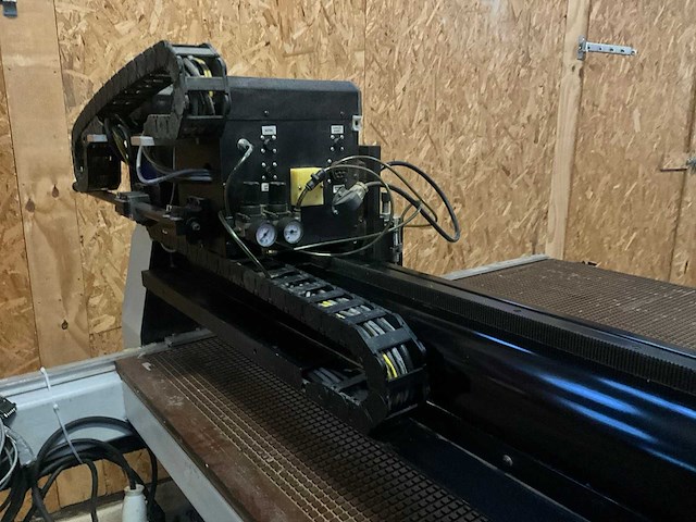 Multicam sf serie 2 kops cnc freesmachine - afbeelding 8 van  12