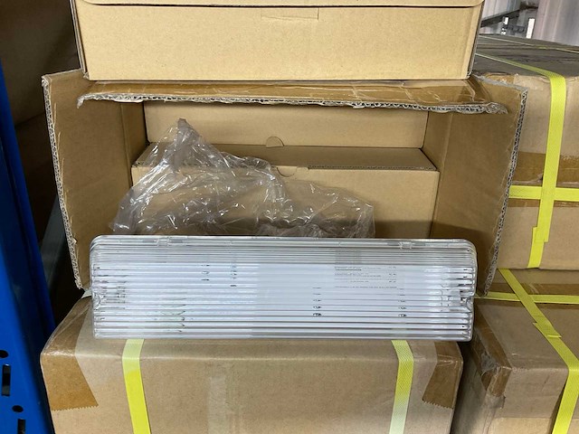 Multicare linas slagvaste wandlamp (80x) - afbeelding 2 van  4