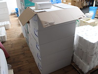 Multifolded handdoekjes euro products. 5 dozen met 25 bundels. - afbeelding 1 van  2