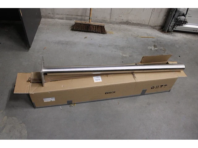 Multifunctionele combipaal, lengte 140 cm, met vloermontageplaat 19,5 x 19,5 cm. - afbeelding 1 van  3