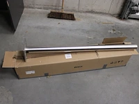 Multifunctionele combipaal, lengte 140 cm, met vloermontageplaat 19,5 x 19,5 cm.