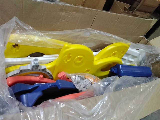 Multifunctionele kinder glijbaan + schommel. - afbeelding 2 van  3