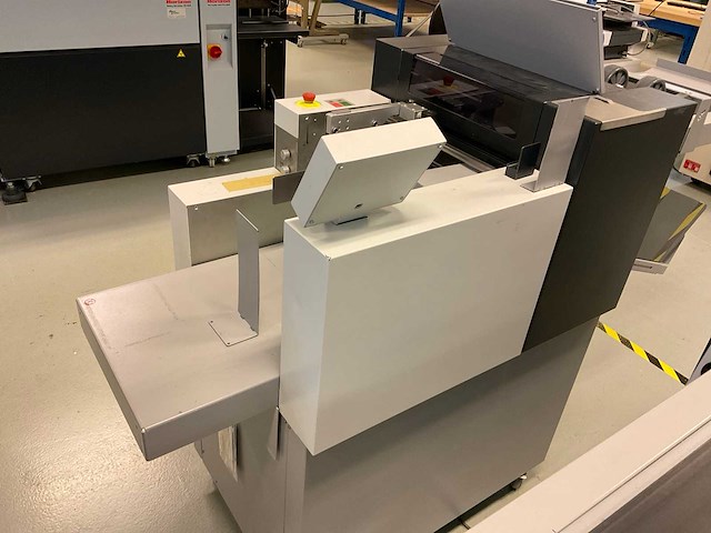 Multigraf touchline cf375 vouwmachine - afbeelding 10 van  11