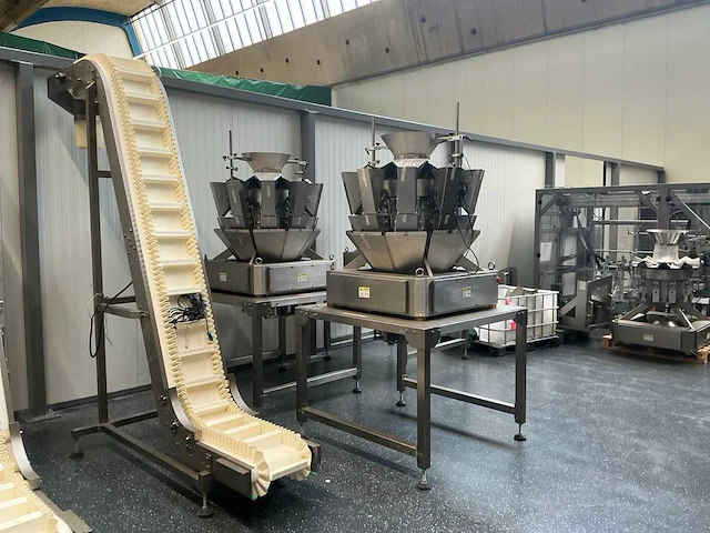 Multihead weigher schud zeef machine met opvoerband - afbeelding 1 van  19