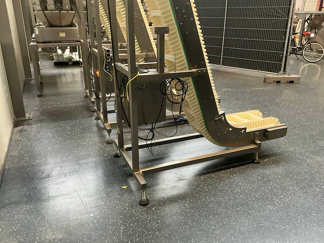 Multihead weigher schud zeef machine met opvoerband - afbeelding 9 van  23