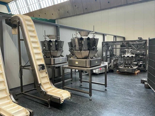 Multihead weigher schud zeef machine met opvoerband - afbeelding 1 van  23