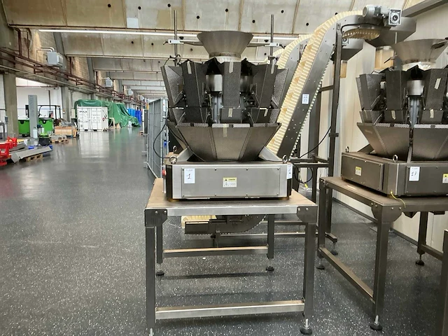 Multihead weigher schud zeef machine met opvoerband - afbeelding 12 van  23