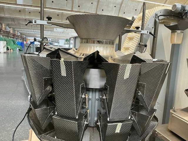 Multihead weigher schud zeef machine met opvoerband - afbeelding 18 van  23