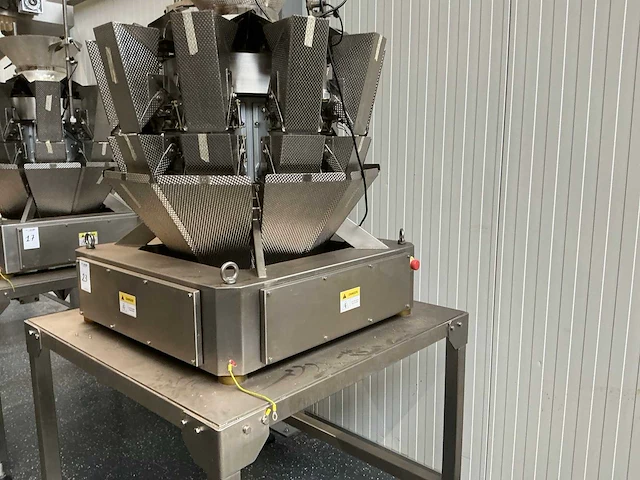 Multihead weigher schud zeef machine met opvoerband - afbeelding 13 van  16