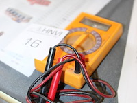 Multimeter. - afbeelding 2 van  2
