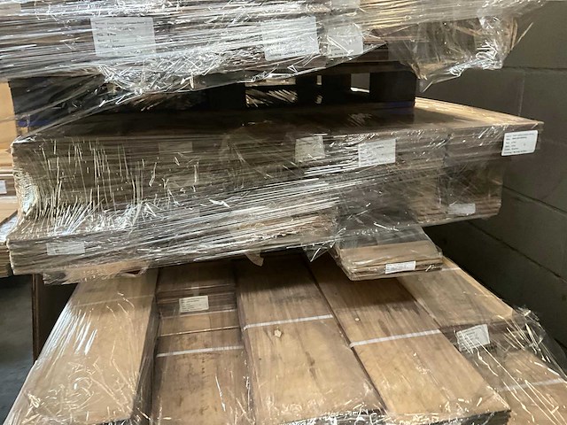 Multiplank eiken antiek gebrand en geborsteld parketvloer (38,5 m2) - afbeelding 5 van  6