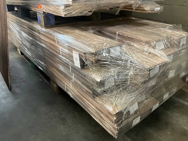 Multiplank eiken antiek gebrand en geborsteld parketvloer (72,08 m2) - afbeelding 8 van  8