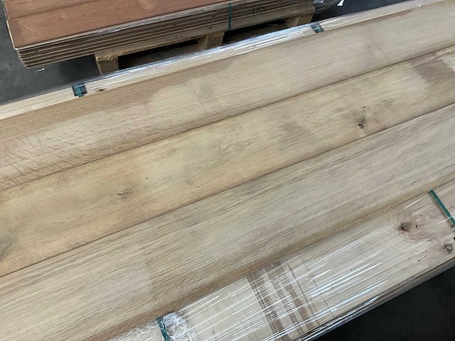 Multiplank eiken kwartiers gezaagd parketvloer (38,59 m2) - afbeelding 1 van  5