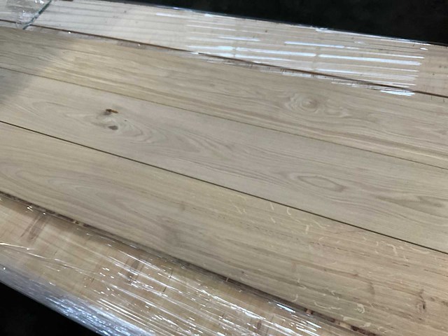 Multiplank eiken ristiek a/b parketvloer (65,07 m2) - afbeelding 1 van  3