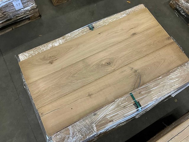 Multiplank eiken shrunk parketvloer (13,02 m2) - afbeelding 1 van  2