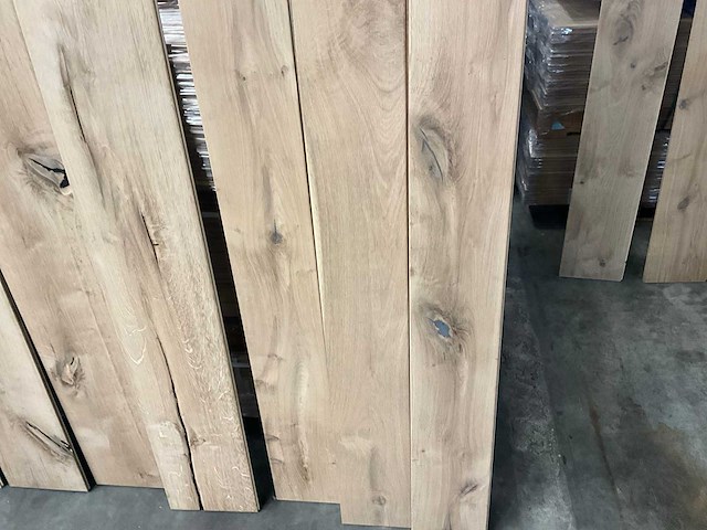 Multiplank europees eiken antiek parketvloer (50,68 m2) - afbeelding 1 van  3