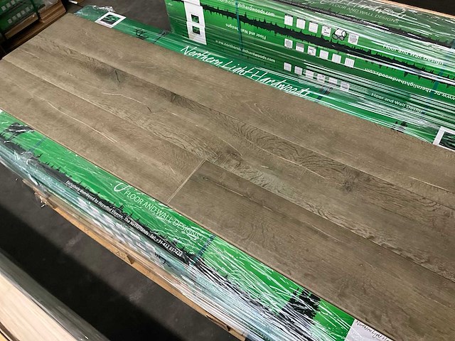 Multiplank europees eiken shrunk parketvloer (30,49 m2) - afbeelding 1 van  3