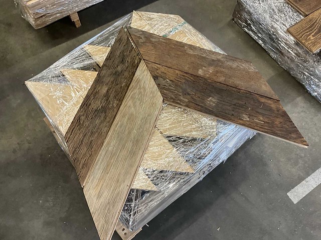 Multiplank hongaarse punt 45° cotswolds (oud eiken) parketvloer (3,22 m2) - afbeelding 1 van  3