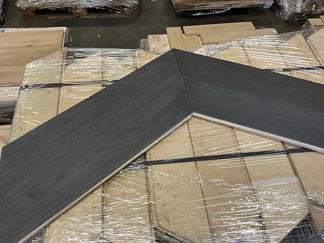 Multiplank hongaarse punt 60° eiken rustiek a (40,39 m2) - afbeelding 1 van  3