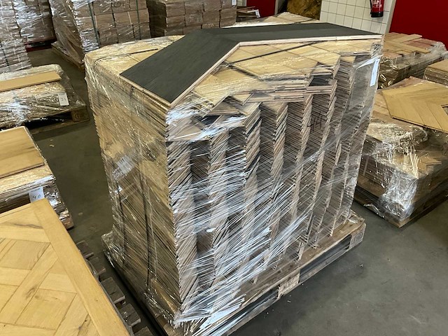 Multiplank hongaarse punt 60° eiken rustiek a (40,39 m2) - afbeelding 3 van  3