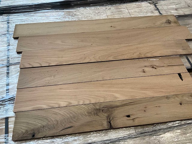 Multiplank oud iepen (reclaimed) parketvloer (70,16 m2) - afbeelding 1 van  6