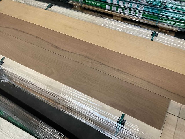 Multiplank tauari fas parketvloer (15,12 m2) - afbeelding 1 van  4