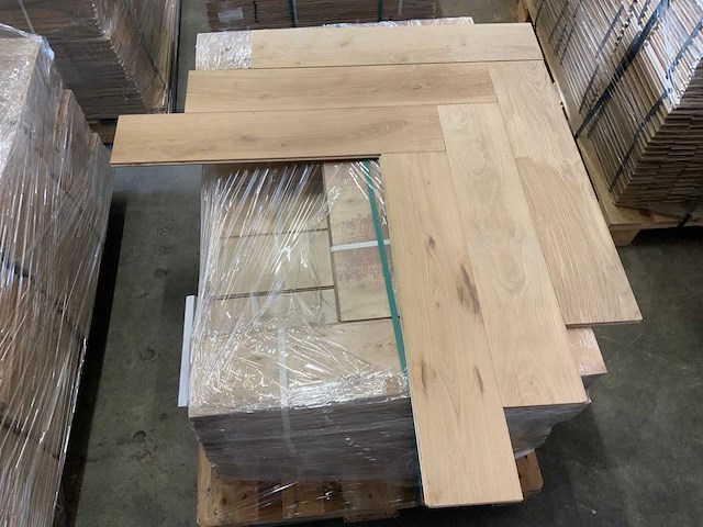 Multiplank visgraat eiken rustiek a parketvloer (22,5 m2) - afbeelding 1 van  3