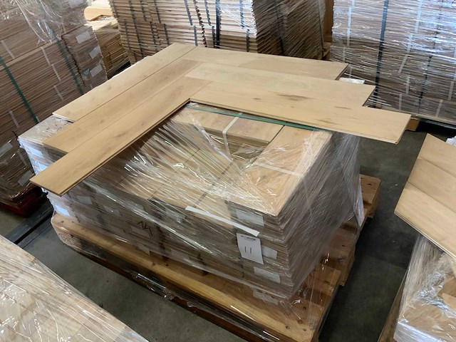 Multiplank visgraat eiken rustiek a parketvloer (22,5 m2) - afbeelding 2 van  3