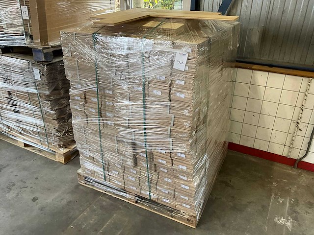 Multiplank visgraat eiken rustiek a/b parketvloer (106,65 m2) - afbeelding 4 van  4