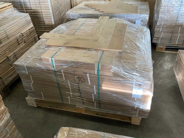 Multiplank visgraat eiken rustiek a/b parketvloer (41,9 m2) - afbeelding 2 van  2