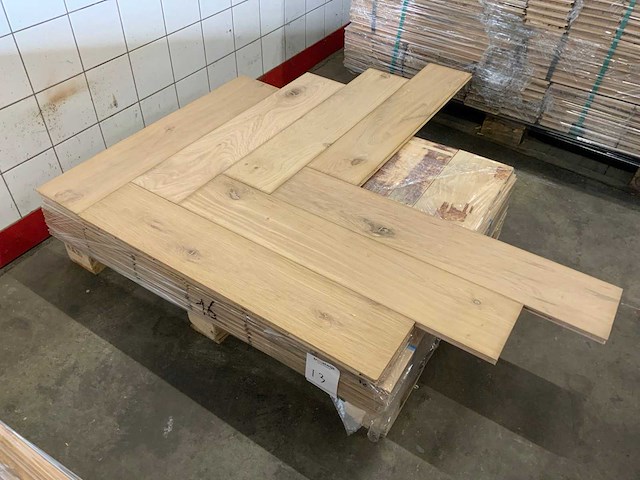 Multiplank visgraat eiken rustiek a/b parketvloer (6,18 m2) - afbeelding 2 van  2