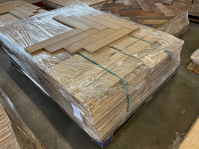 Multiplank visgraat eiken select parketvloer (25,15 m2) - afbeelding 2 van  2