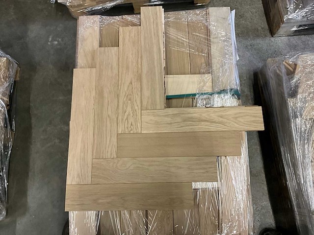 Multiplank visgraat eiken select parketvloer (7,37 m2) - afbeelding 1 van  2