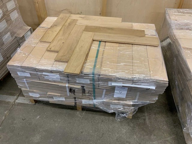 Multiplank visgraat eiken select + rustiek a/b parketvloer (13,28m2) - afbeelding 2 van  3