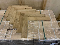 Multiplank visgraat eiken select + rustiek a/b parketvloer (52 m2) - afbeelding 1 van  3