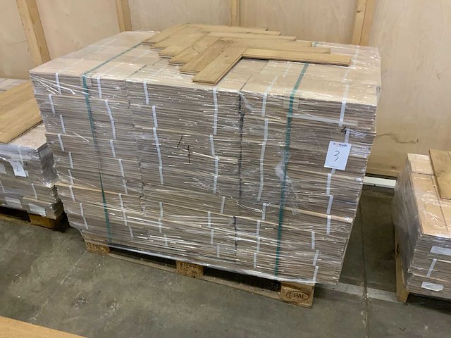 Multiplank visgraat eiken select + rustiek a/b parketvloer (52 m2) - afbeelding 2 van  3