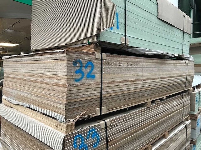 Multiplex paintplex 2440x1220x18mm (23x) - afbeelding 2 van  3